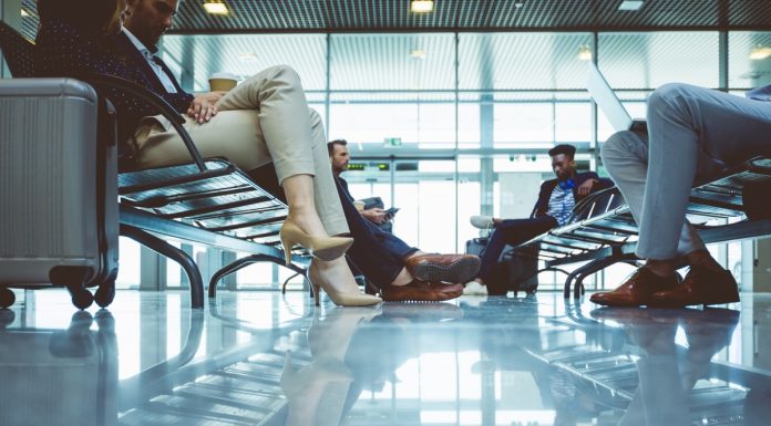 Experts warn against wearing these shoes on a plane