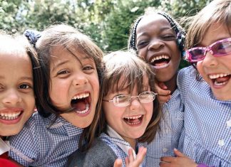 Hilarious photos of kids that will make you burst out laughing