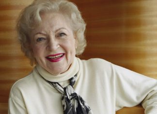 Remembering Betty White in One of Her Last Photos Taken as a TV Legend